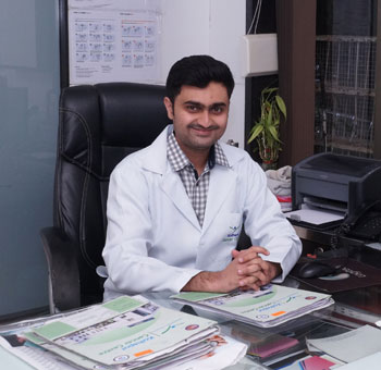 Dr Gautam Purohit